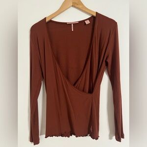 Scotch & Soda Wrap Front Rib Jersey
Top In Brown Women’s Size Large